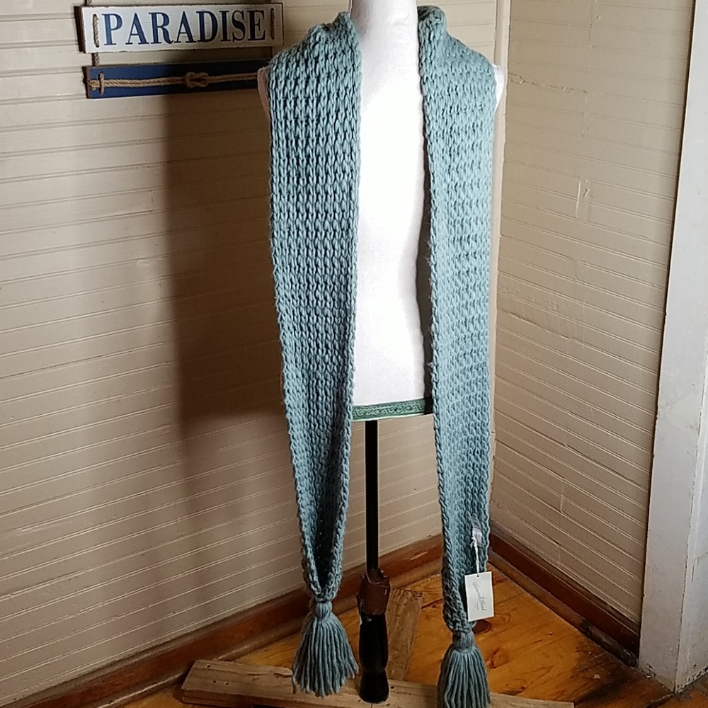 🧣NWT Universal Thread Scarf - Picture 3 of 6